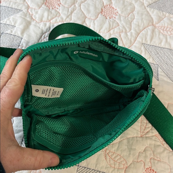 Lululemon belt bag - Picture 4 of 6